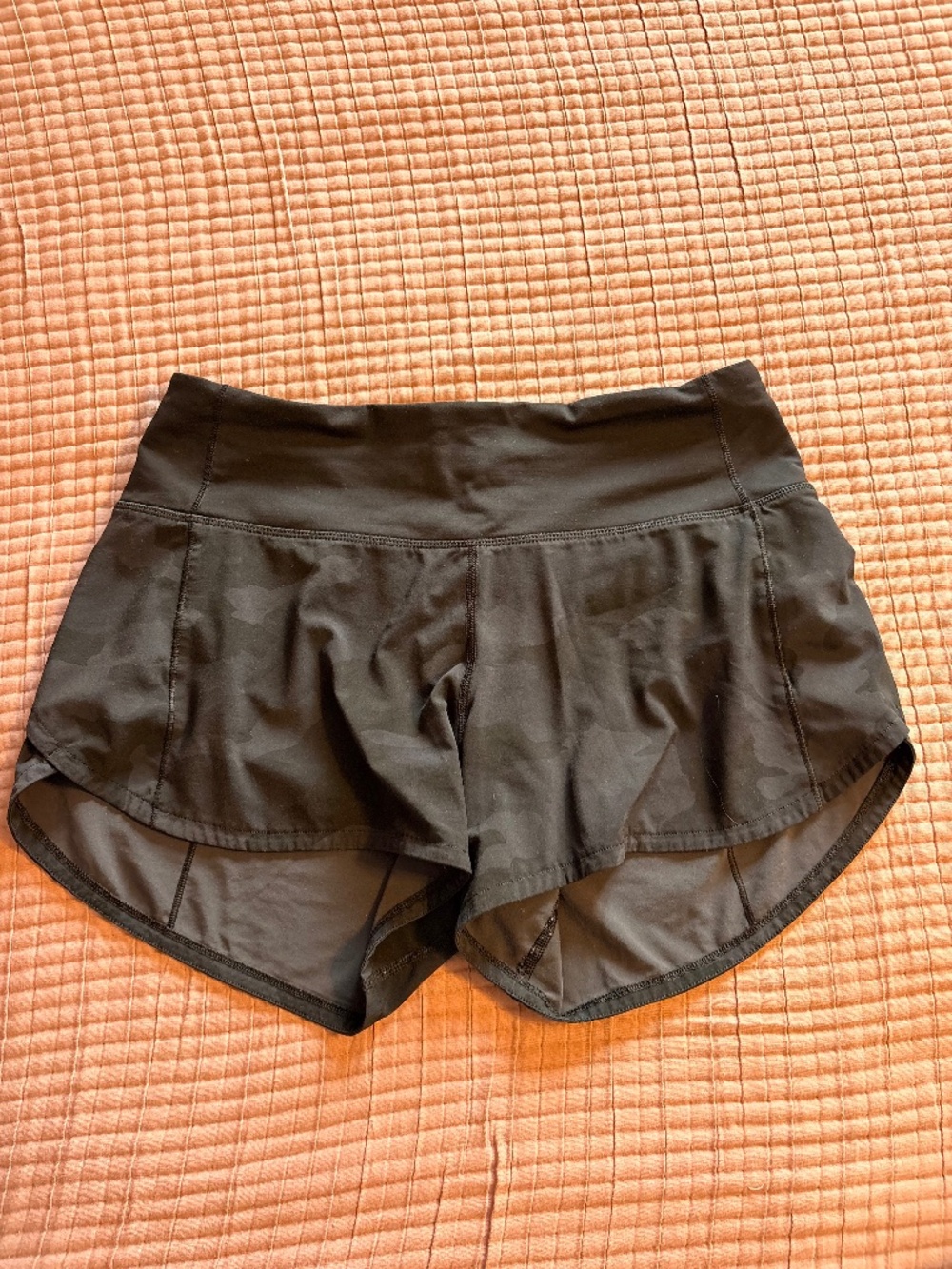 Lululemon Speed Up Mid-rise shorts